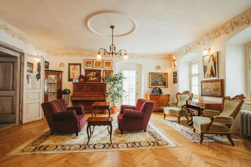 Divná Pani Luxury Gallery Rooms image