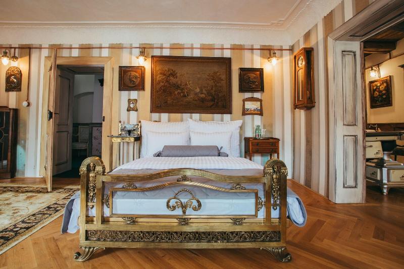 Divná Pani Luxury Gallery Rooms image