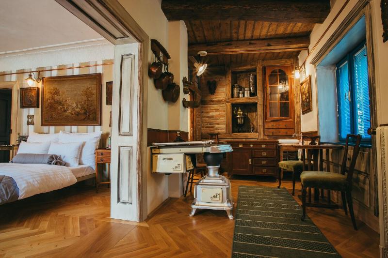 Divná Pani Luxury Gallery Rooms image