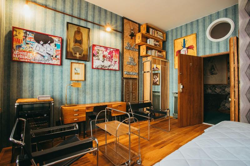 Divná Pani Luxury Gallery Rooms image