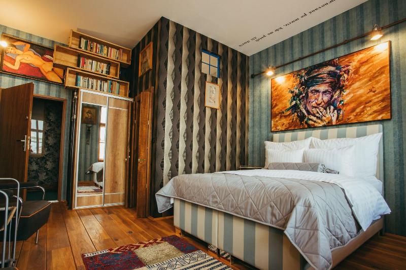 Divná Pani Luxury Gallery Rooms image