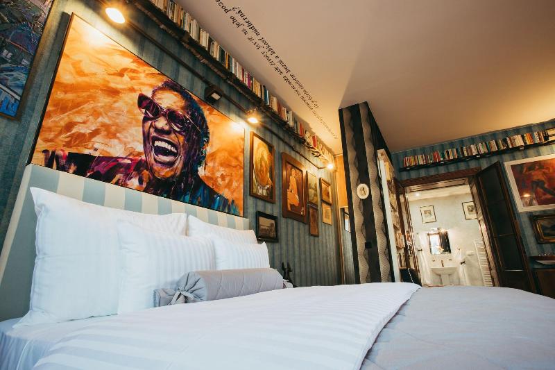 Divná Pani Luxury Gallery Rooms image
