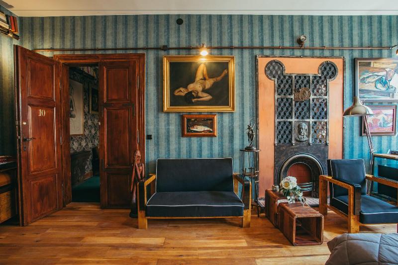 Divná Pani Luxury Gallery Rooms image