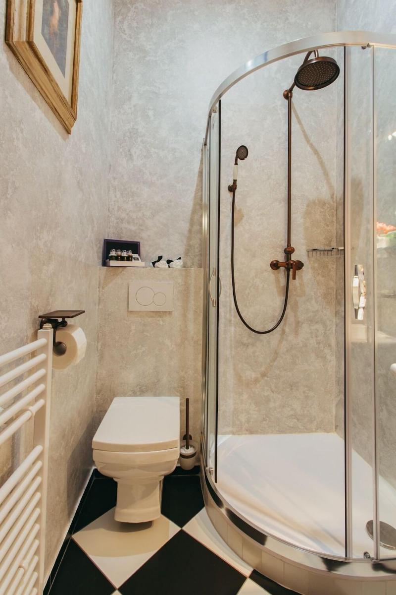Divná Pani Luxury Gallery Rooms image