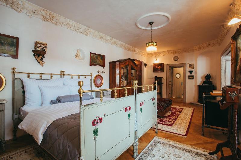 Divná Pani Luxury Gallery Rooms image