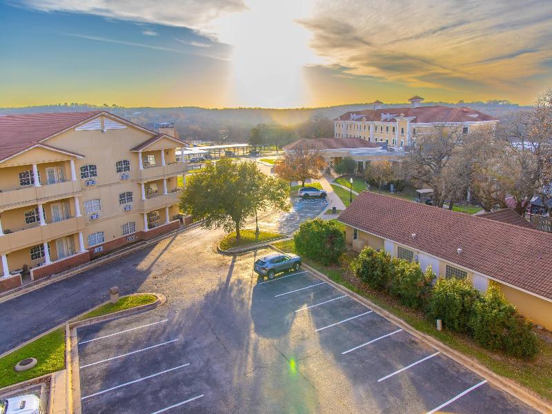 Tanglewood Resort Ascend Hotel Collection image