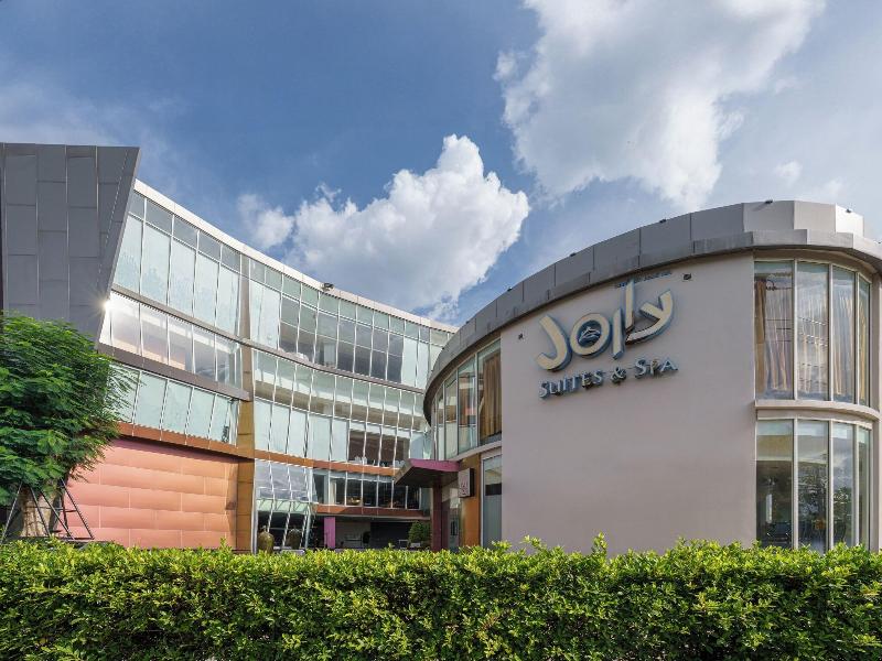 Jolly Suites Petkasem