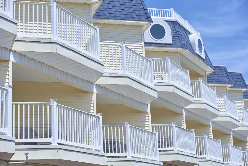 Drifting Sands Oceanfront Hotel image