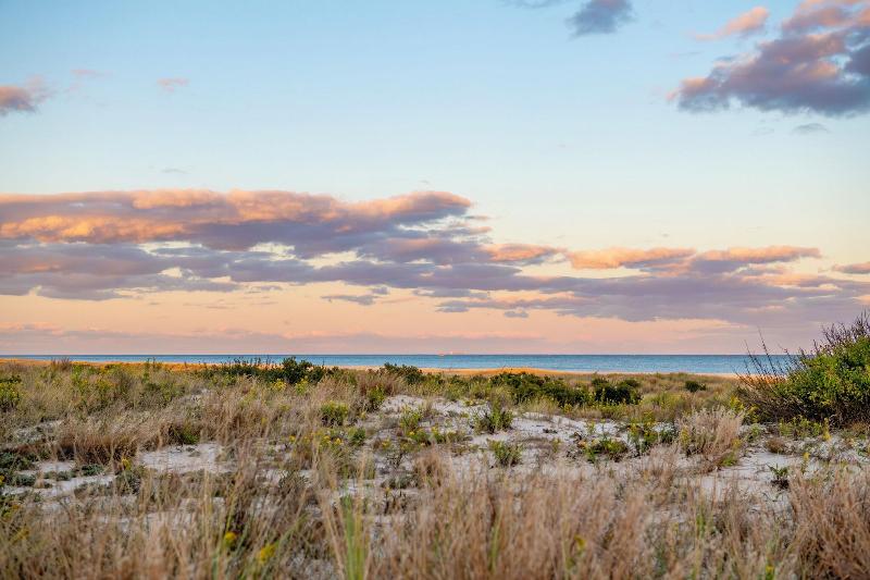 Drifting Sands Oceanfront Hotel image