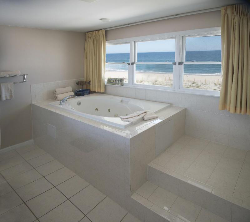 Drifting Sands Oceanfront Hotel image