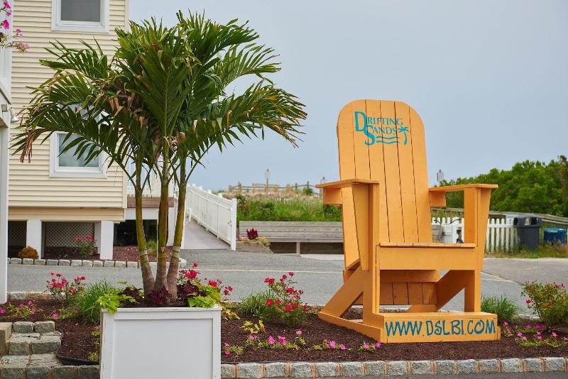 Drifting Sands Oceanfront Hotel image