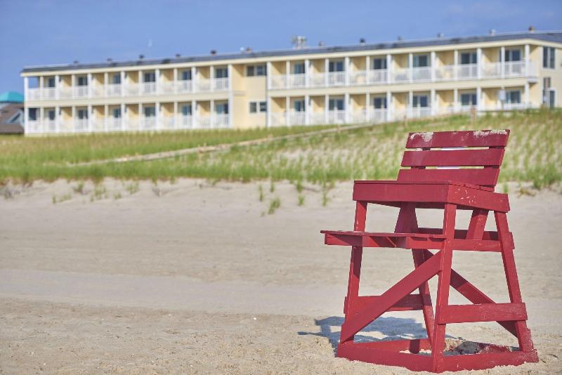 Drifting Sands Oceanfront Hotel image