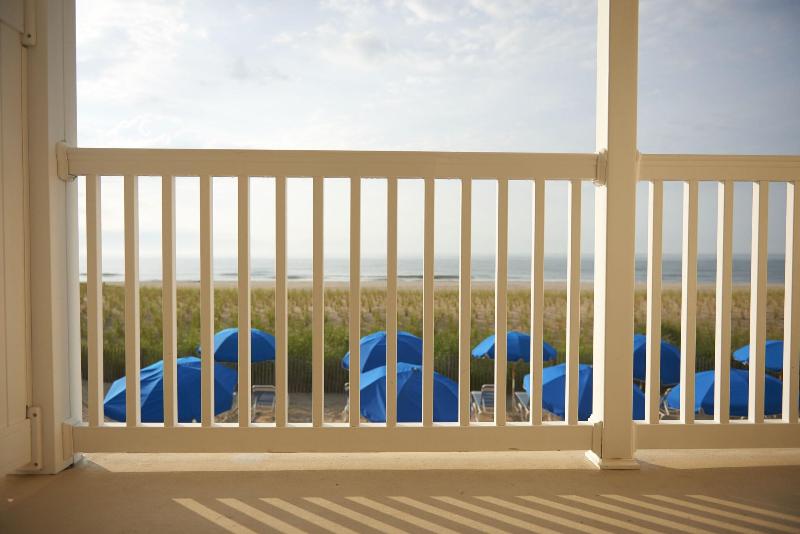 Drifting Sands Oceanfront Hotel image