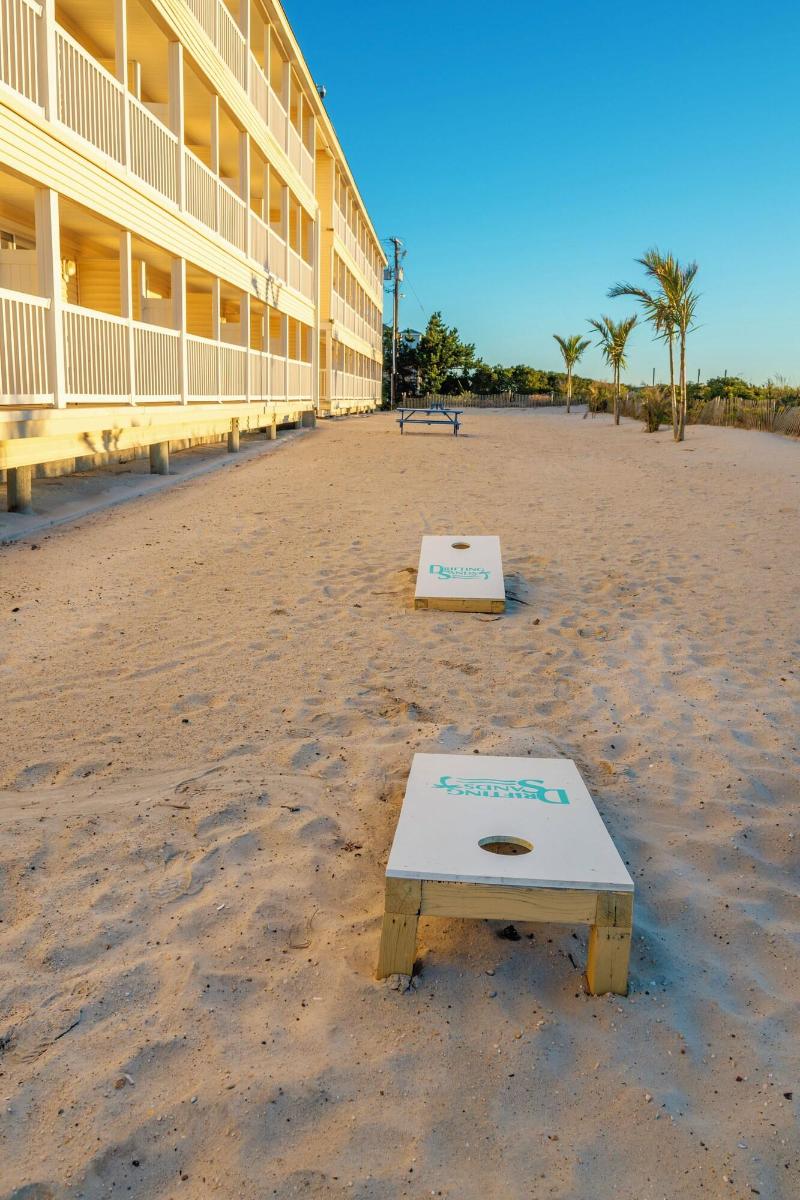 Drifting Sands Oceanfront Hotel image