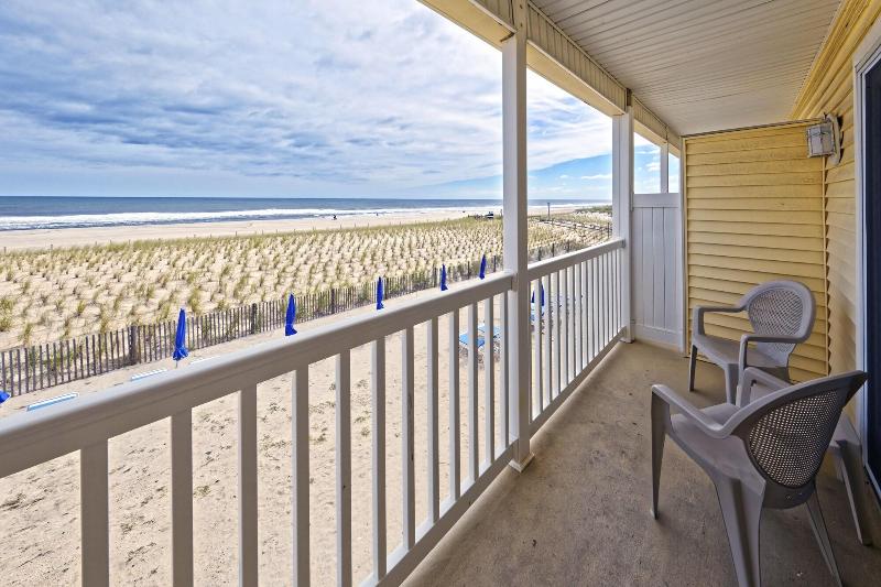 Drifting Sands Oceanfront Hotel image