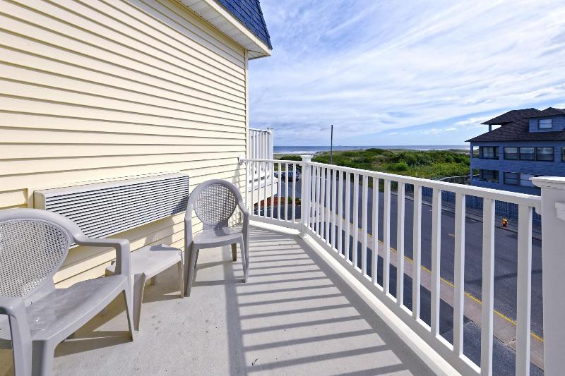 Drifting Sands Oceanfront Hotel image