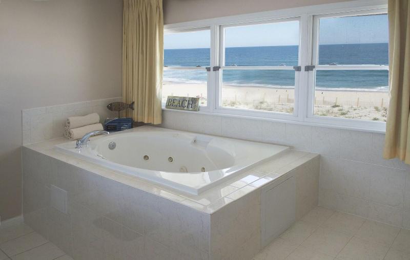 Drifting Sands Oceanfront Hotel image