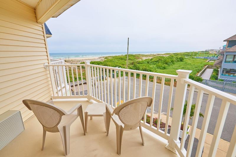 Drifting Sands Oceanfront Hotel image