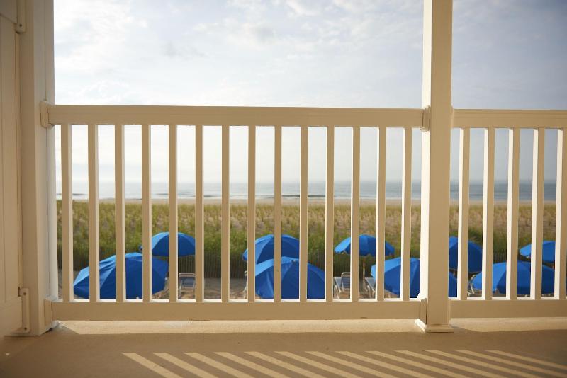 Drifting Sands Oceanfront Hotel image