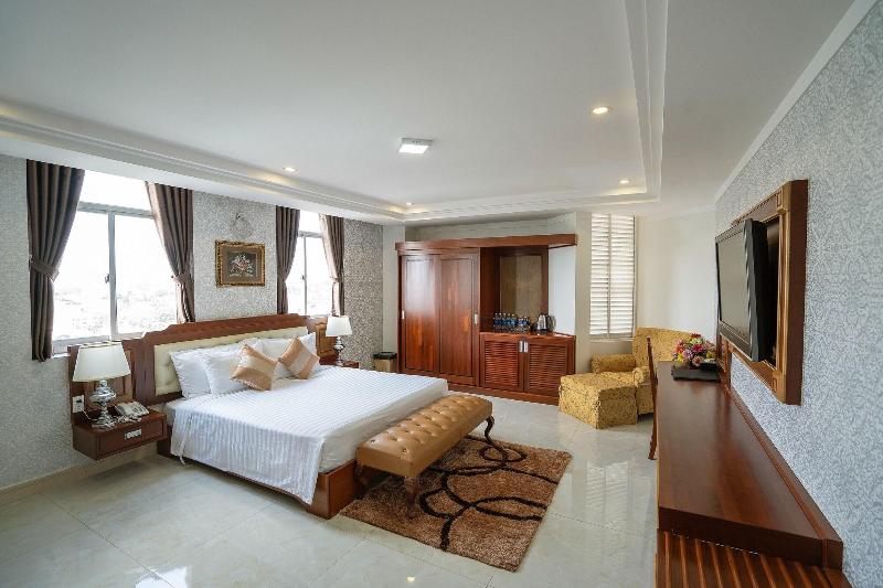 Duc Long Gia Lai Hotels & Apartment image