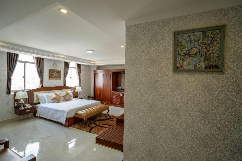 Duc Long Gia Lai Hotels & Apartment image