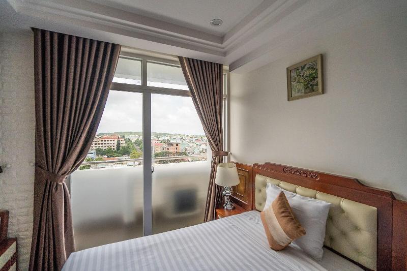 Duc Long Gia Lai Hotels & Apartment image