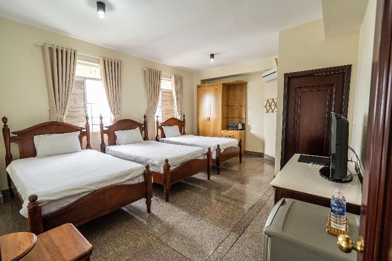 Duc Long Gia Lai Hotels & Apartment image
