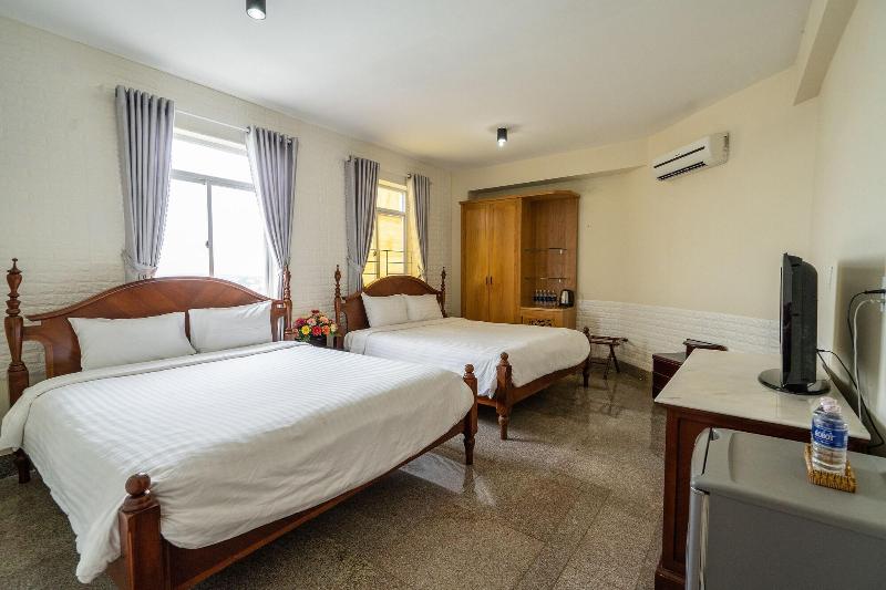Duc Long Gia Lai Hotels & Apartment image