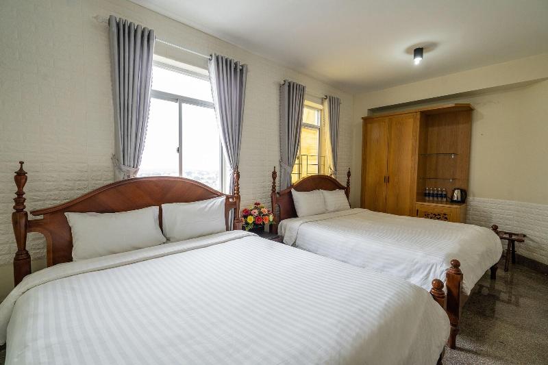 Duc Long Gia Lai Hotels & Apartment image