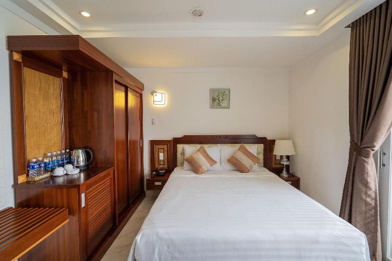 Duc Long Gia Lai Hotels & Apartment image