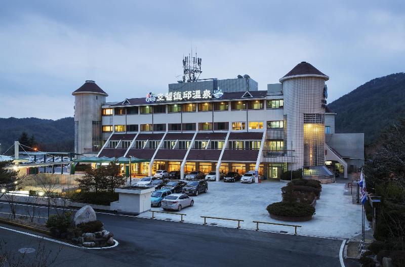 Dukgu Oncheon Resort Hotel image