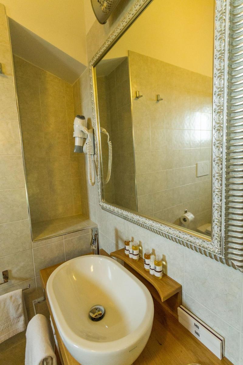 Tenuta Borgo Santa Cecilia image