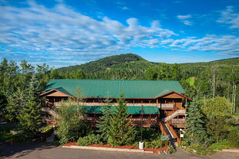 Eagle Ridge Resort At Lutsen Mountains image