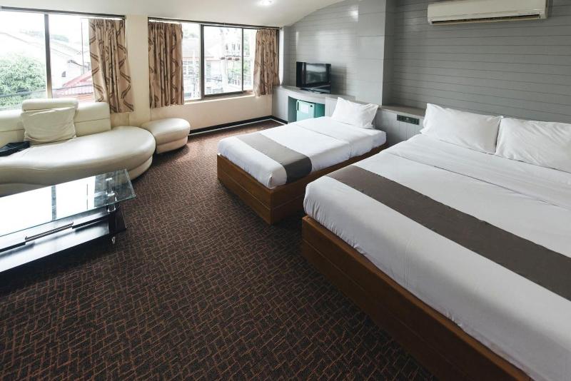 K.S. Pavilion Hotel image