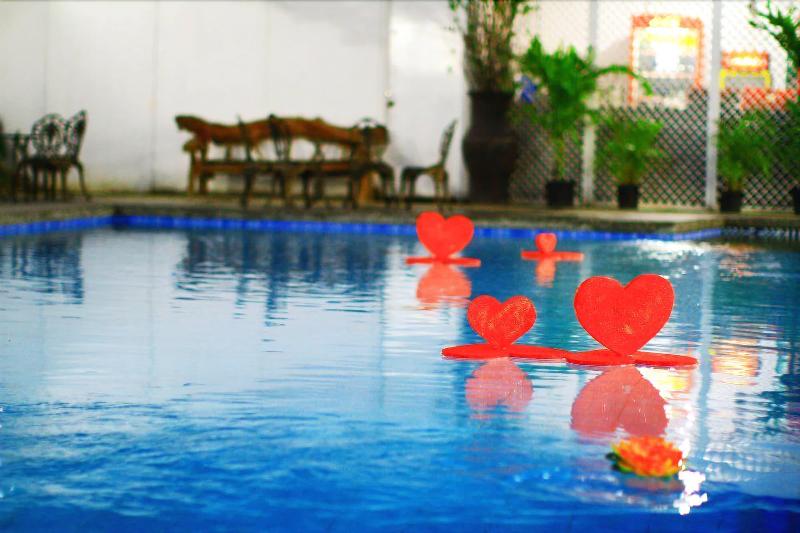 Kapis Mansions Hotel image