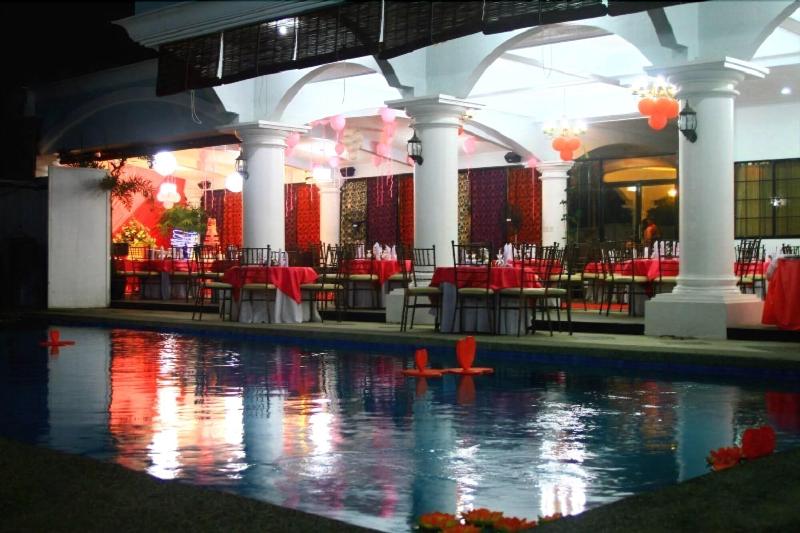 Kapis Mansions Hotel image