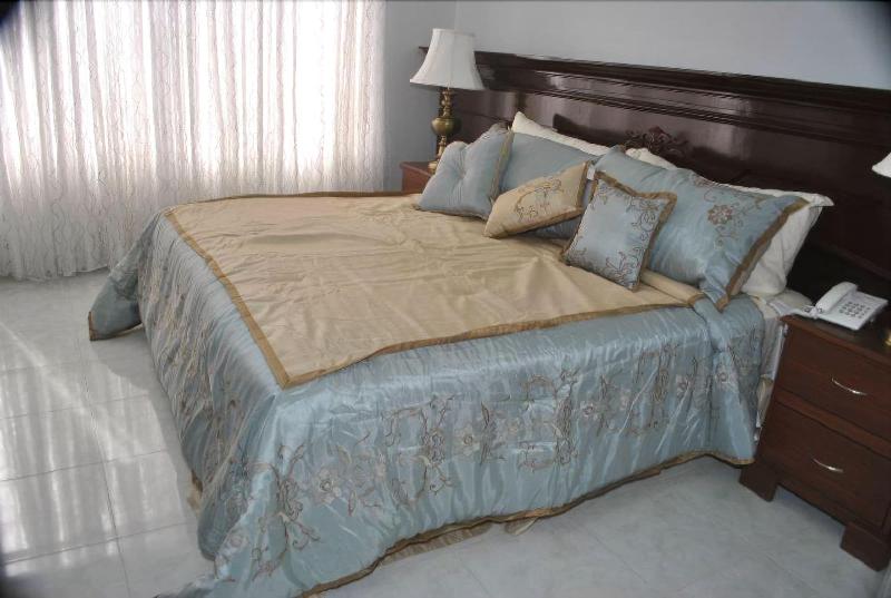 Kapis Mansions Hotel image