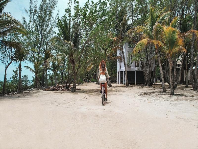 Thatch Caye, a Muy'Ono Resort image