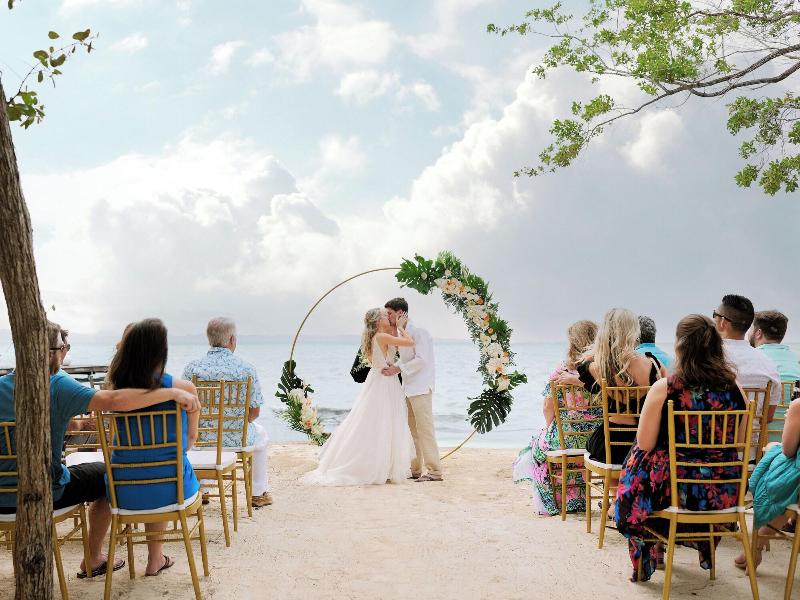 Thatch Caye, a Muy'Ono Resort image