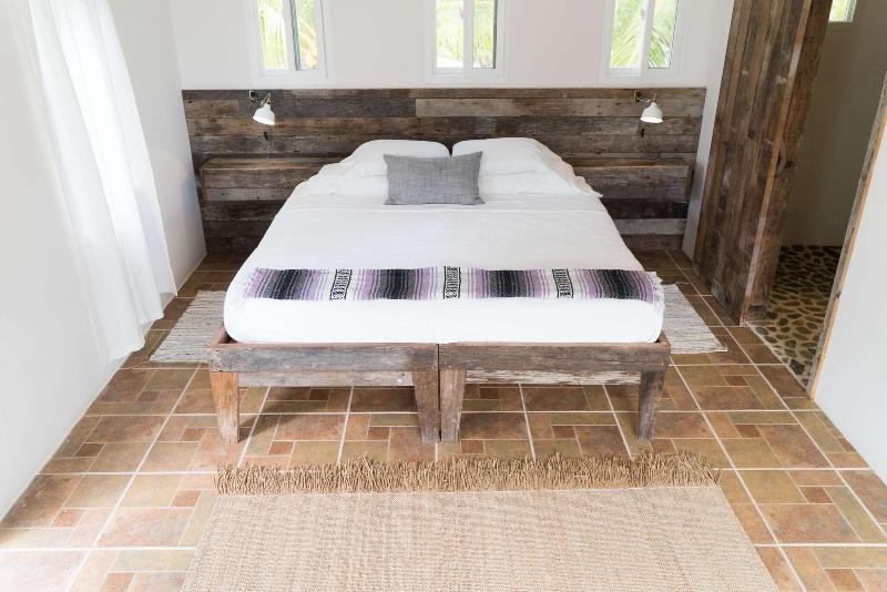 Thatch Caye, a Muy'Ono Resort image