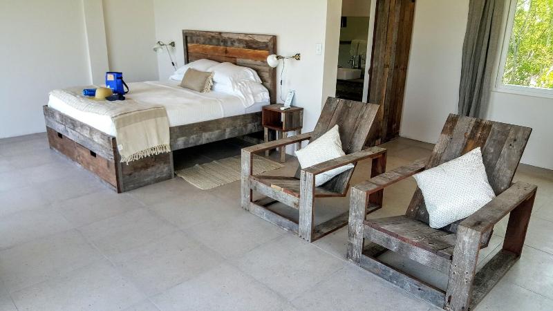 Thatch Caye, a Muy'Ono Resort image