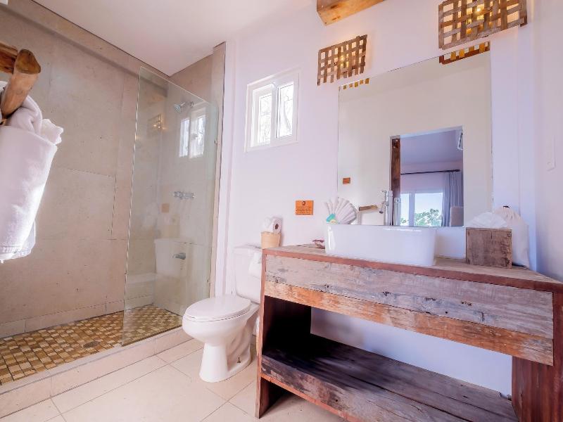 Thatch Caye, a Muy'Ono Resort image
