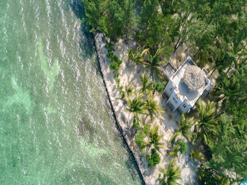 Thatch Caye, a Muy'Ono Resort image