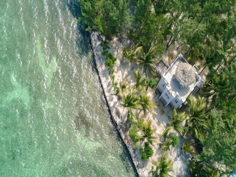 Thatch Caye, a Muy'Ono Resort image