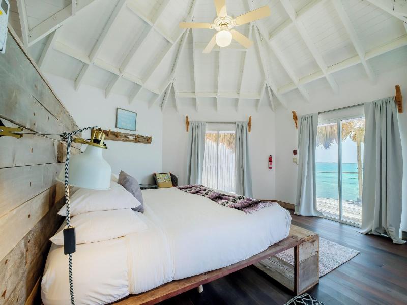 Thatch Caye, a Muy'Ono Resort image