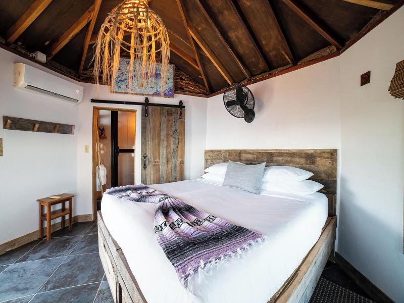 Thatch Caye, a Muy'Ono Resort image