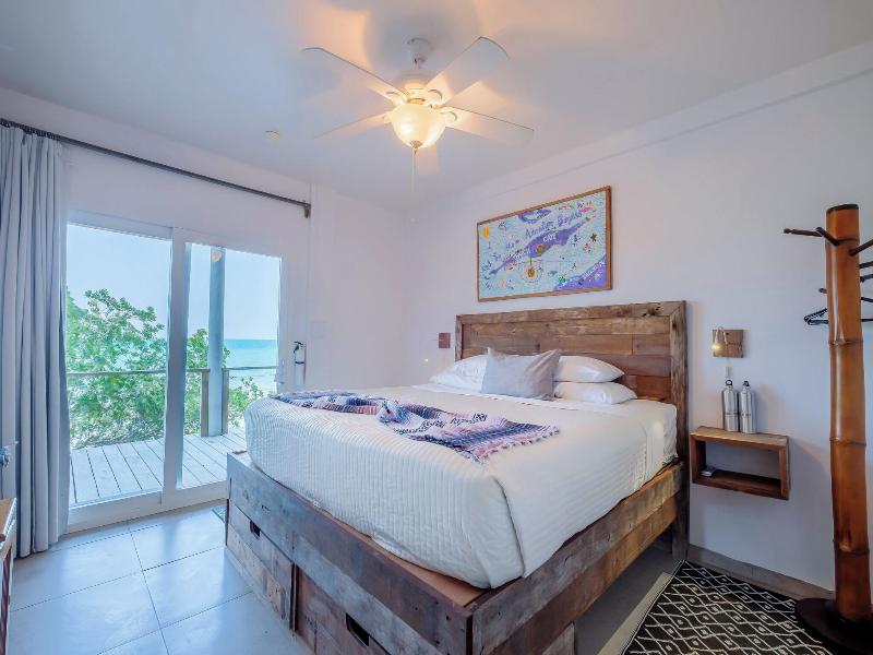 Thatch Caye, a Muy'Ono Resort image