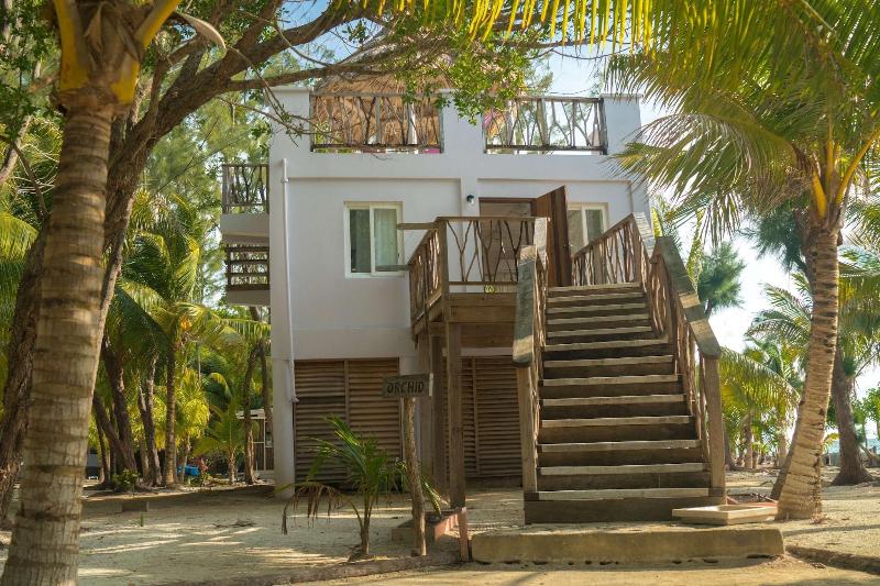 Thatch Caye, a Muy'Ono Resort image
