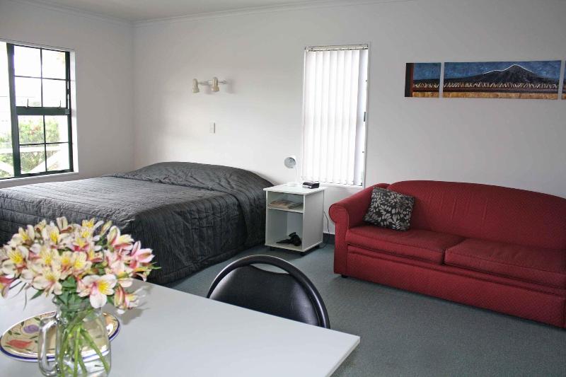 Kerry Lane Motel image