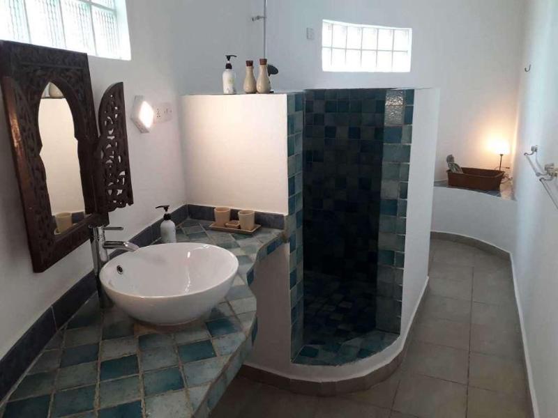 Kinasi Lodge